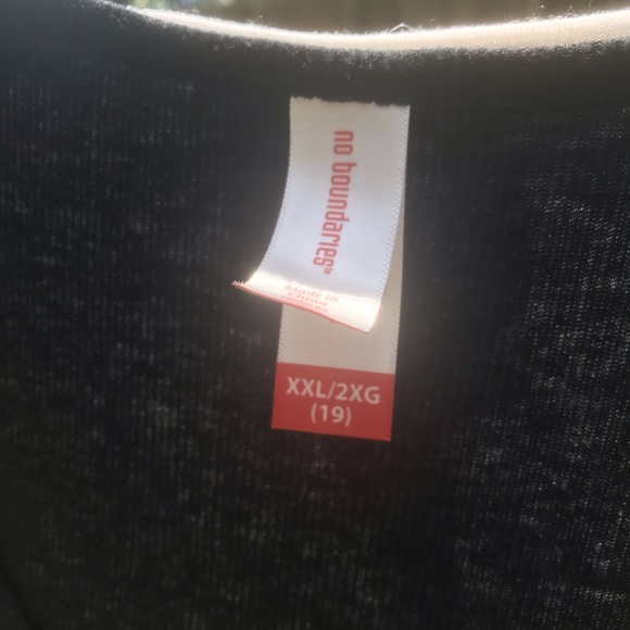 Two-for-one sequins tank tops - Picture 2 of 3